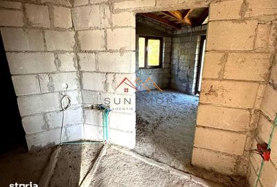 Casă cu 6 camere cu Teren 1354 Mp în Cornu