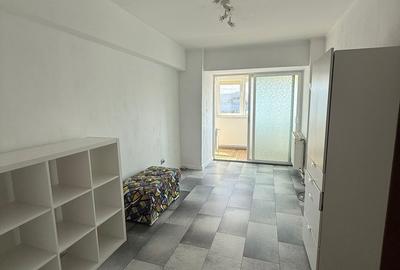 Apartament cu 3 camere în Victoriei