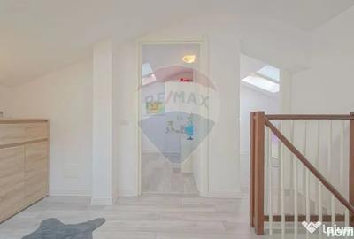 Apartament cu 4 camere semidecomandat în Central