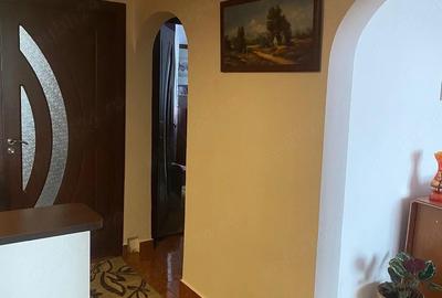 Apartament cu 3 camere decomandat în Central - 1