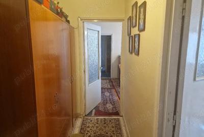 Apartament cu 3 camere semidecomandat în Central - 3