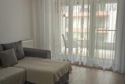 Apartament cu 2 camere decomandat în Tractorul