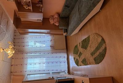 Apartament cu 4 camere semidecomandat în Central - 1