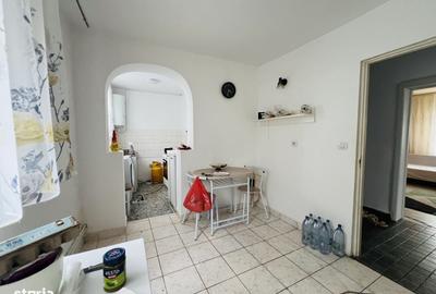 Apartament cu 3 camere decomandat în Giarmata