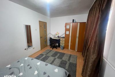 Apartament cu 3 camere decomandat în Păcurari