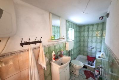 Casă cu 3 camere cu Canalizare în Vulturu - 8
