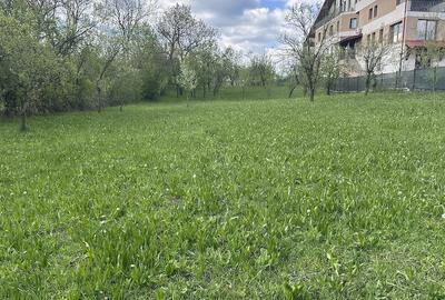 Teren de 3000 mp, în Central - 9