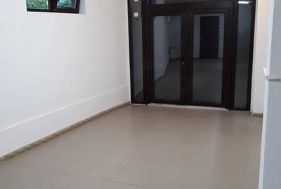Spațiu comercial, de 50 mp, în Central - 2