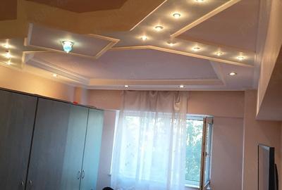 Apartament cu 2 camere decomandat în Traian - 3