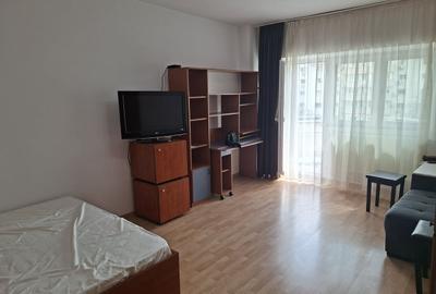 Garsonieră decomandată în Vitan