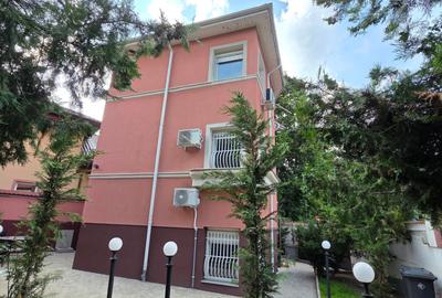 Casă cu 6 camere cu Teren 250 Mp în P-ța Muncii