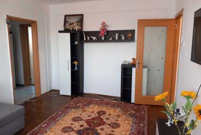 Apartament cu 2 camere semidecomandat în Crihala