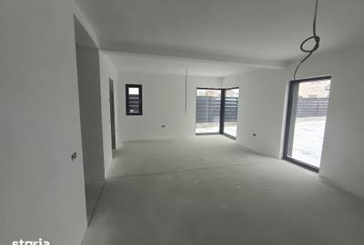 Casă cu 5 camere cu Teren 350 Mp în Șura Mică - 14