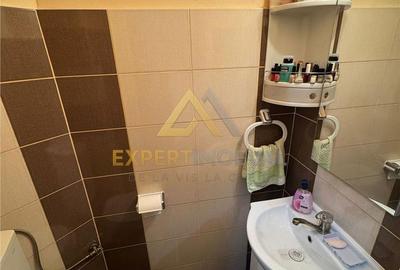 Apartament cu 4 camere decomandat în Traian - 12