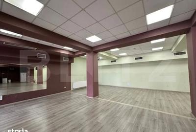 Spațiu comercial, de 280 mp, în Central - 4