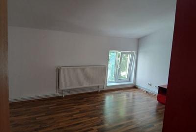 Apartament cu 2 camere decomandat în Central - 2