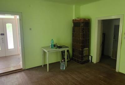Casă cu 3 camere în Central