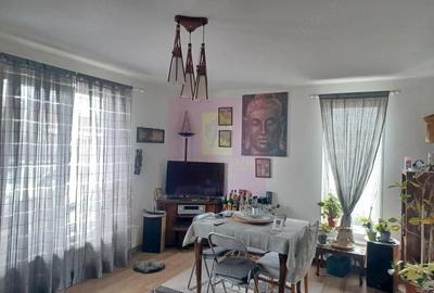 Casă cu 4 camere cu Teren 380 Mp în Joița