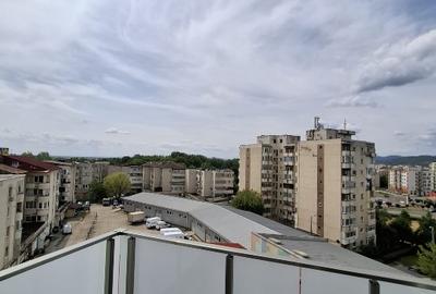Apartament cu 2 camere semidecomandat în Hotvon