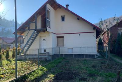 Casă cu 4 camere în Bușmei - 8