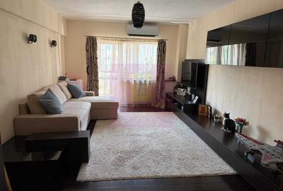 Apartament cu 4 camere decomandat în Decebal