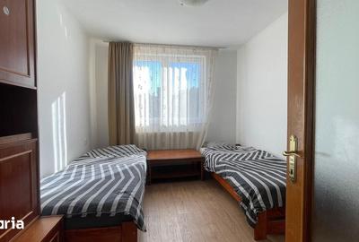 Casă cu 8 camere cu Teren 370 Mp în Central - 1