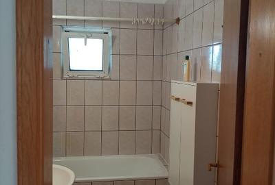Apartament cu 5 camere decomandat în Universitate