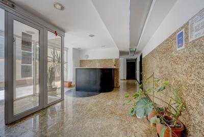 Apartament cu 4 camere decomandat în P-ța Victoriei - 23