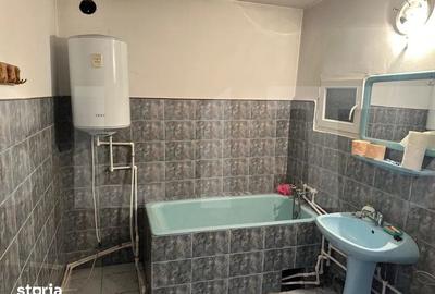 Casă cu 3 camere cu Teren 1867 Mp în Broscăuți