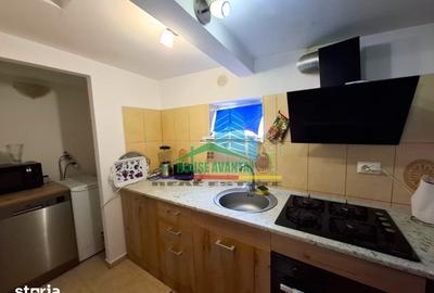Casă cu 7 camere cu Teren 2428 Mp în Central