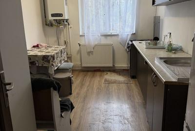 Apartament cu 2 camere semidecomandat în Micro 19