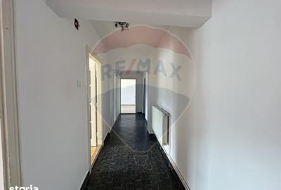 Apartament cu 3 camere în Central - 3