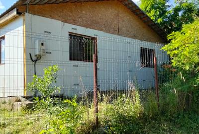 Casă cu 3 camere în Central