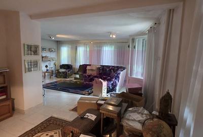 Casă cu 4 camere în Central - 4