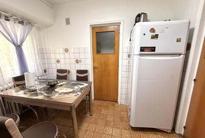 Apartament cu 4 camere decomandat în Unirii