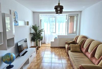 Apartament cu 3 camere decomandat în Colentina