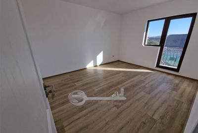 Apartament cu 2 camere decomandat în Cug