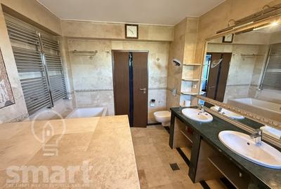 Duplex cu 12 camere cu Canalizare în Central - 14