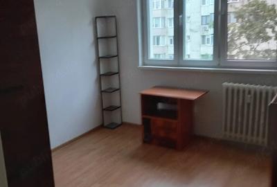Apartament cu 3 camere decomandat în 1 Decembrie 1918