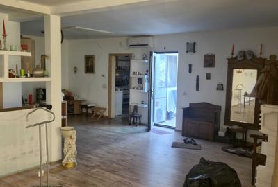 Casă cu 4 camere în Nișcov