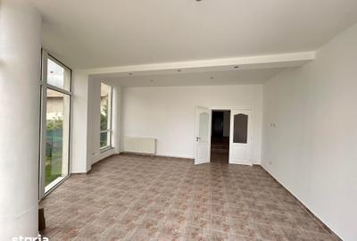 Apartament cu 4 camere în Orașul Vechi
