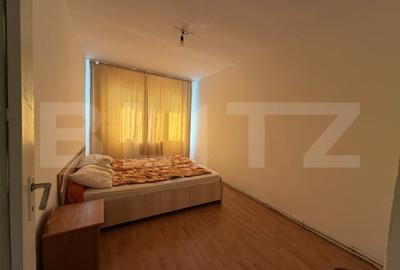 Apartament cu 3 camere decomandat, mobilat în Central