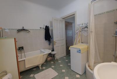 Apartament cu 5 camere decomandat în Națiunile Unite - 9