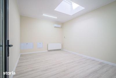 Spațiu comercial, de 3,550 mp, în Central - 9