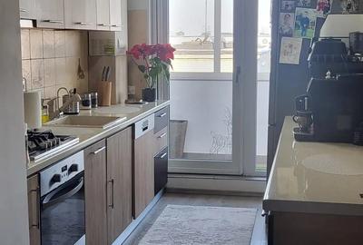 Apartament cu 3 camere decomandat în Lăureni - 9