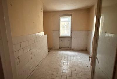 Apartament cu 4 camere decomandat în Toplița - 10