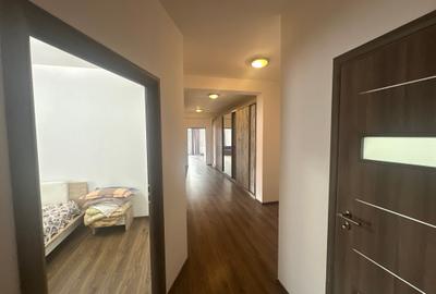 Apartament cu 3 camere decomandat în 13 Septembrie - 16