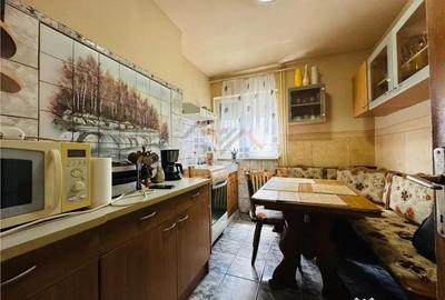 Apartament cu 3 camere semidecomandat în Calea Aradului