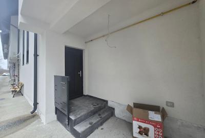 Casă cu 4 camere cu Canalizare în Sud