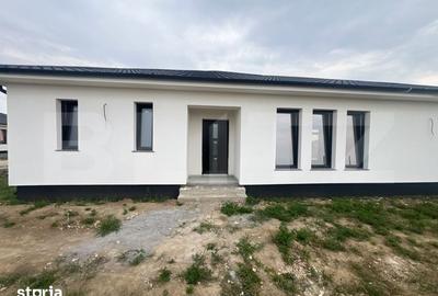 Casă cu 4 camere cu Teren 460 Mp în Central